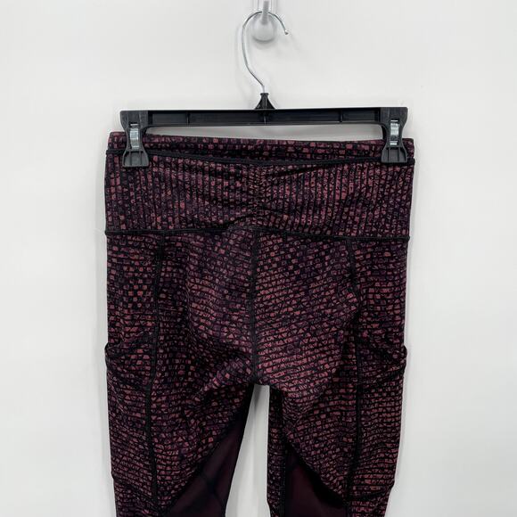 LULULEMON Outrun 17" Crop in Shatter Weave Dust Coral Plum / Black // 4 - Picture 7 of 12